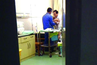 1歲半女嬰被滾水燙撕心裂肺叫 1歲半女嬰被滾水燙撕心裂肺叫